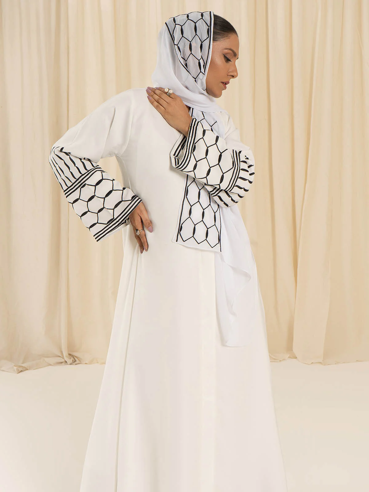 Hive Pearl Abaya - Image 6